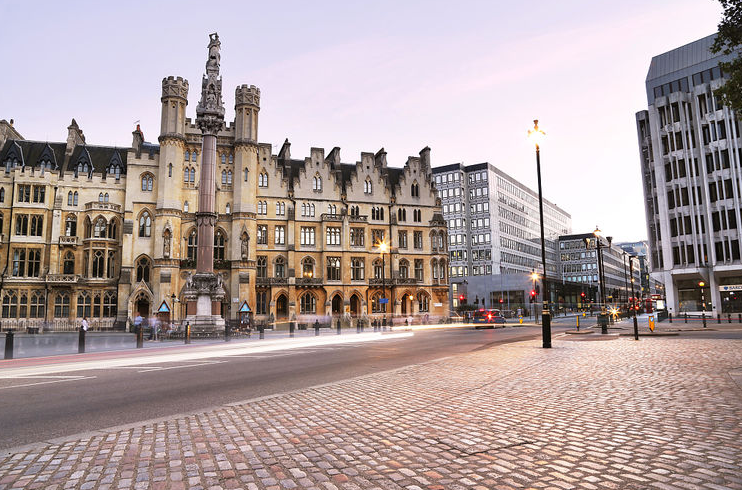 2025年建筑资质延续与升级指南：避免常见错误，提升成功率！